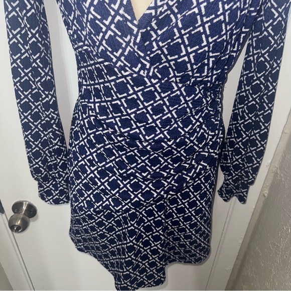Navy & White Geometric Wrap Long Sleeve Mini Dress from Better Be - Picture 6 of 9